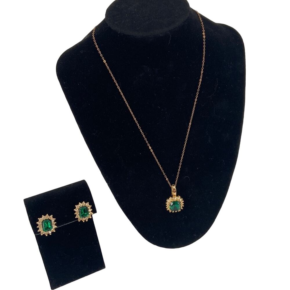 Glamorous Roman rectangular emerald rhinestone earrings and pendant necklace